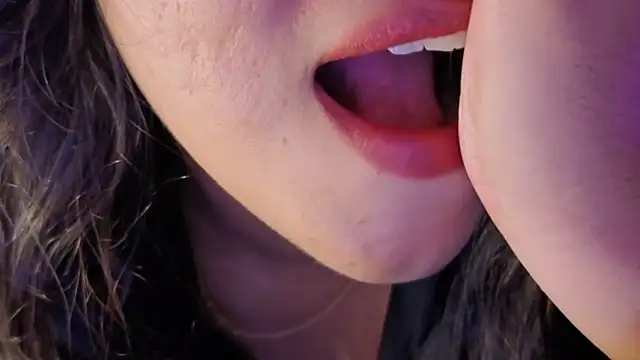 Lilith_Diva0 élő XXX-chatje