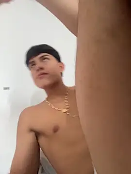 Lander_Cruz Live XXX-chat