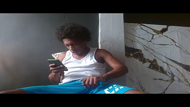 Larry-n-clouds' Live XXX Chat