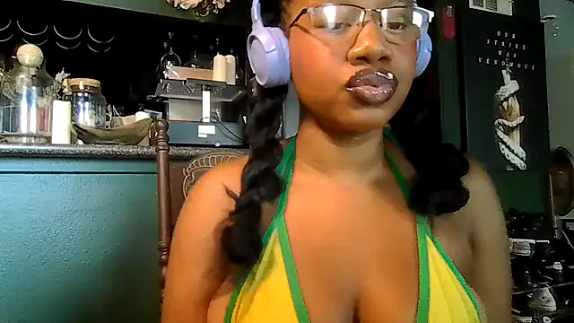 goddessdaisysky's Live XXX Chat