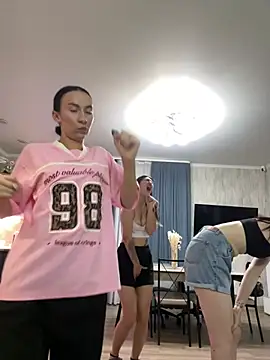 RussianGirls_: онлайн-секс-чат