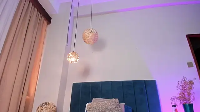 LilaRoss Adlı Modelin Canlı XXX Sohbeti