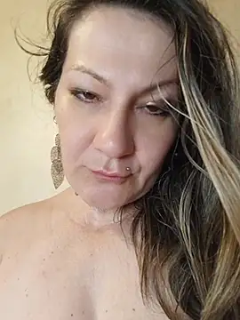 Lovely_Chiara Chat XXX live
