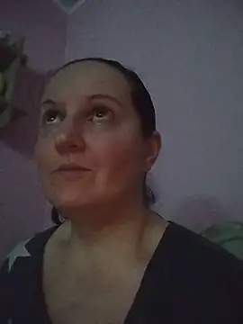 دردشة BustyLadyAlma الجنسية المباشرة