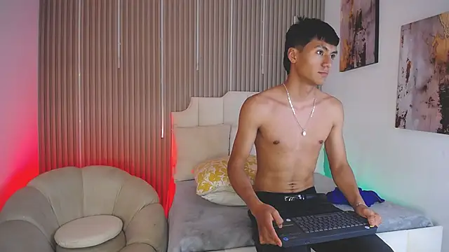 AdrianStark_'s Live XXX Chat