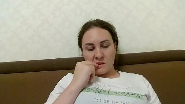 Chat +18 de MeadowEyes ao vivo