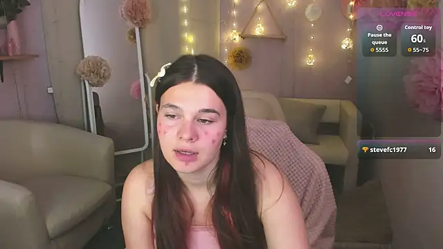 Kacey_Love Adlı Modelin Canlı XXX Sohbeti