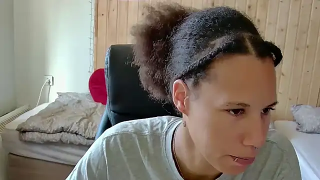 แชท XXX สดของ AaliyahHarris