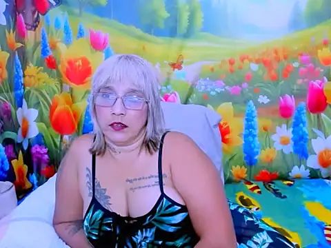 indianroxy élő XXX-chatje