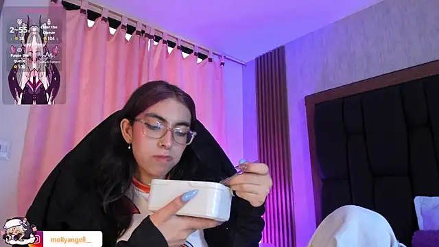 צ'אט XXX בשידור חי של Molly_A