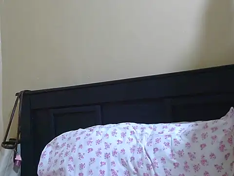 Chat +18 de kinkydolll ao vivo