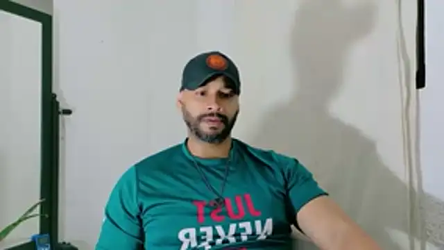 musclehetero XXX чат на живо
