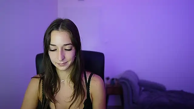 Chat +18 de Crystalbrunette18 ao vivo