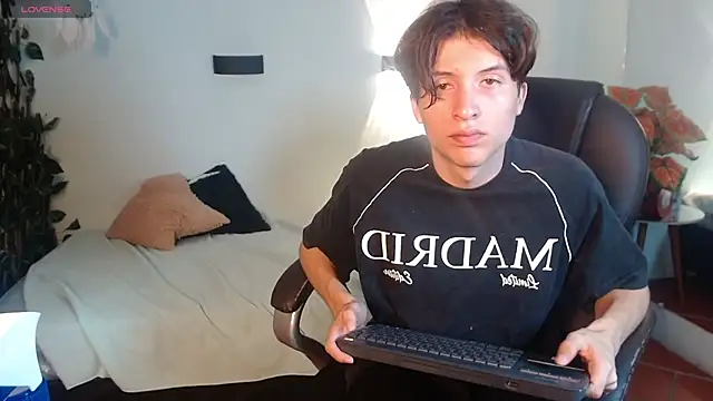 Marcoviolet live XXX chat