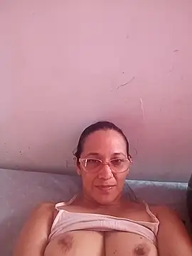 nicolle_milf1978 即時 XXX 聊天