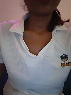 Chat +18 de Asmiratamil ao vivo