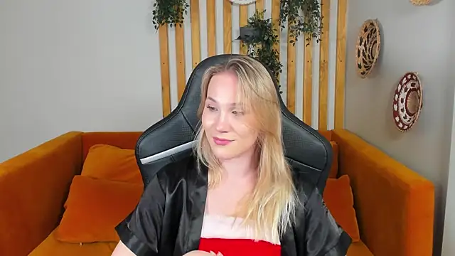 ElaraVoltage Chat XXX in diretta