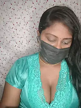 แชท XXX สดของ Tamil_Romantic_Saro