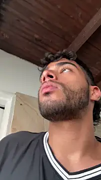 AlejandroGreco's Live XXX Chat
