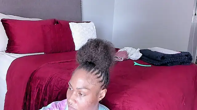 yiauanan Live XXX chat