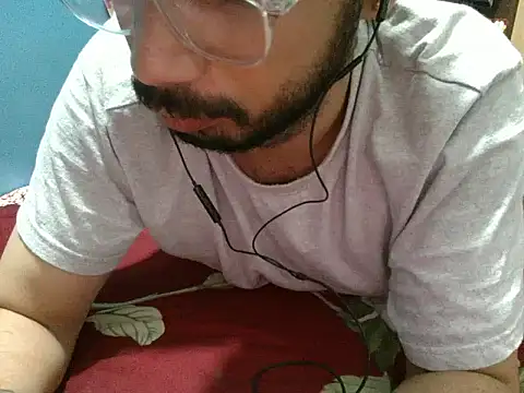 Precumboner 现场XXX聊天