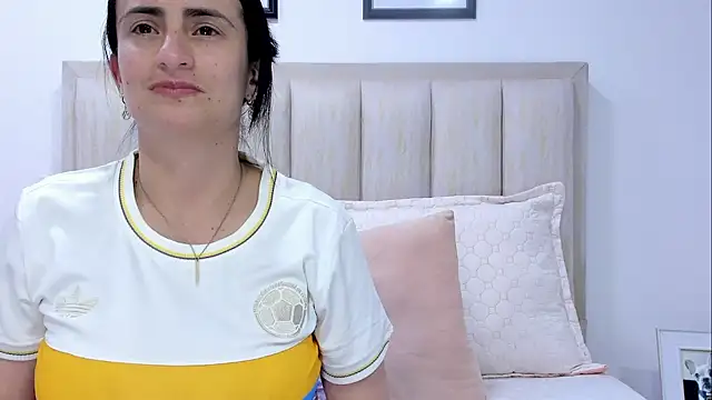 Megan_fenix élő XXX-chatje
