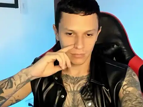 Chatroom XXX en direct de Masterdave7