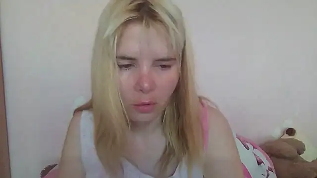 HornyElena 即時 XXX 聊天