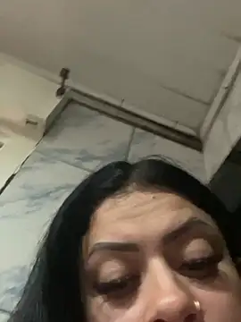Show de belababyy na webcam