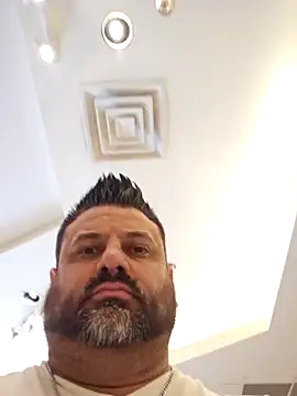 Roddog18 Live XXX-chat
