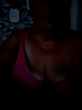 צ'אט XXX בשידור חי של KICIA10