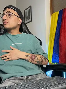 Dereck_Klain Show in webcam