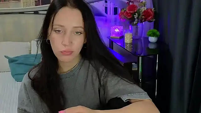 دردشة MonicaSweetx الجنسية المباشرة