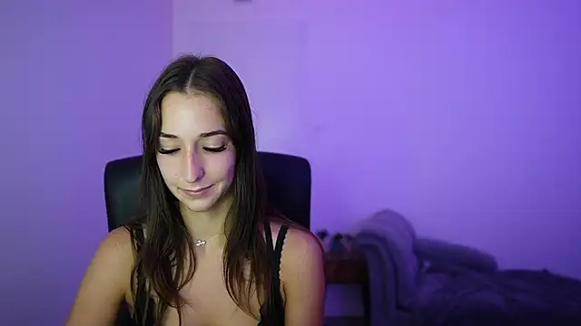 Chat XXX en directo de Crystalbrunette18