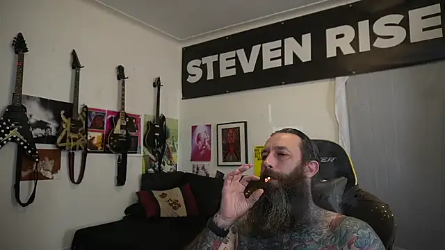 XXX chat uživo modela StevenRiseNYC
