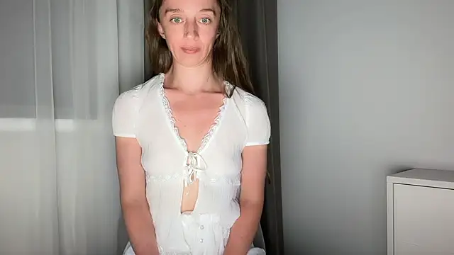 ShySchoolGirl's Live XXX Chat