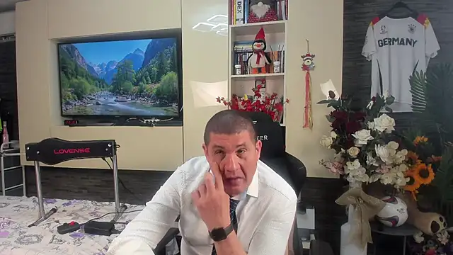 SpartacusDaddy48 即時 XXX 聊天