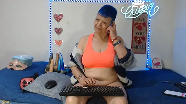 loquitaqueen011 라이브 XXX 채팅