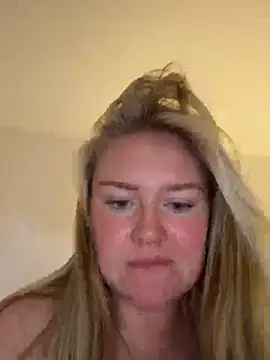 Scarlett-Knight élő XXX-chatje