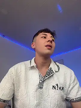 OLIVER_Kn Live XXX chat