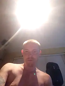 piercingpik Live XXX-chat