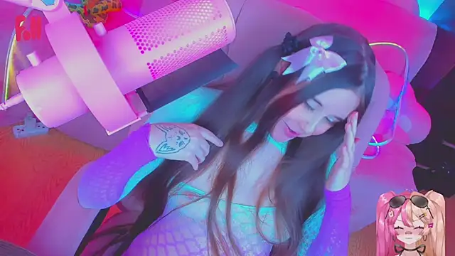 Lolisuccub Adlı Modelin Canlı XXX Sohbeti