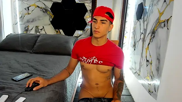 Goldendesirexx's Live XXX Chat