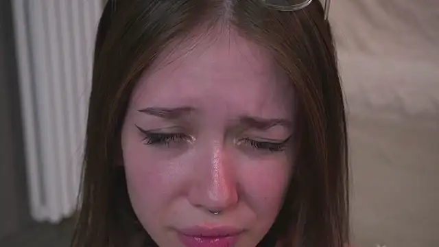 tinyanie: απευθείας συνομιλία ΧΧΧ