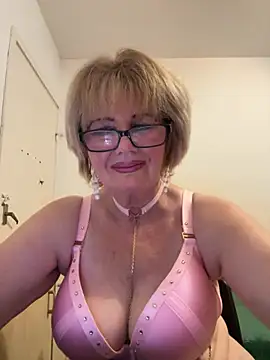 XXX chat uživo modela AngelBlonda