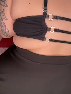 Mizztikaa – Naživo XXX chat