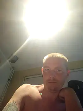 piercingpik Live XXX-chat