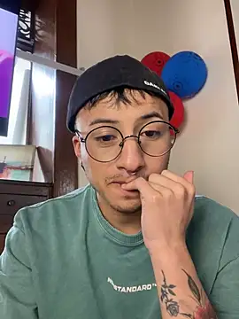 Dereck_Klain 라이브 XXX 채팅