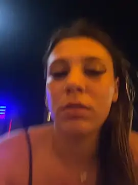 NatashaXVibe Adlı Modelin Canlı XXX Sohbeti
