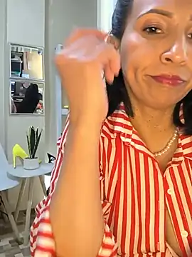 MrsvictoriaaaのライブXXXチャッ  ト